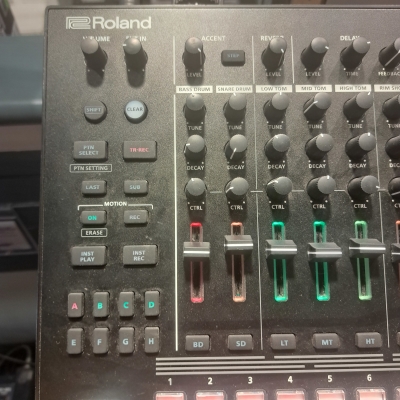 Store Special Product - Roland - TR-8S